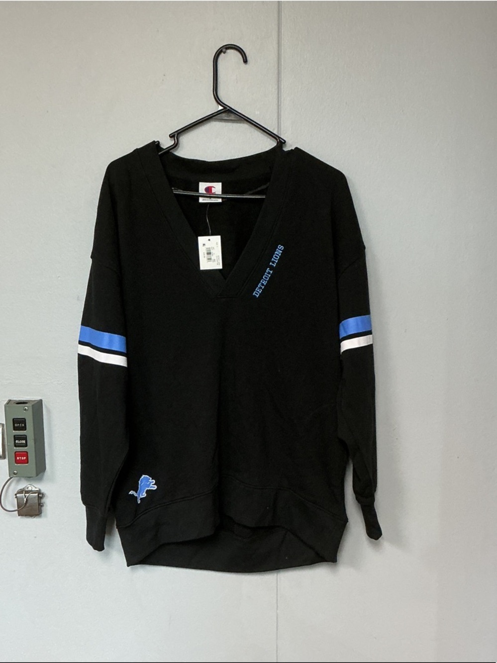 Champion Detroit Lions Black V-Neck Sweater
